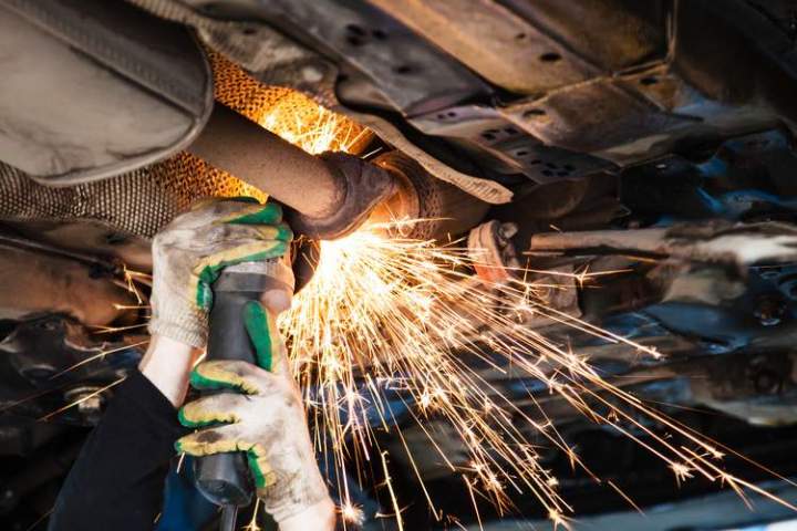 Spécialiste du système d'échappement, Sillery